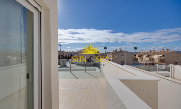 Reventa - Chalet - Torrevieja - Aguas Nuevas
