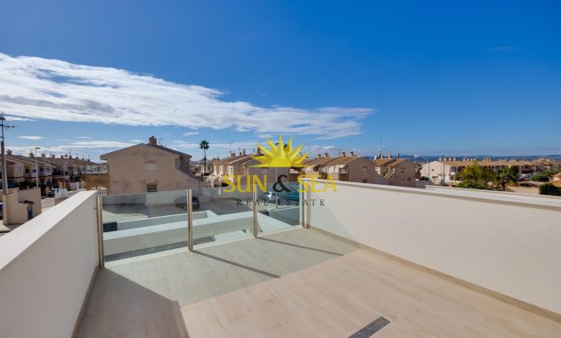 Reventa - Chalet - Torrevieja - Aguas Nuevas