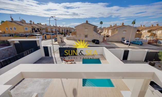 Reventa - Chalet - Torrevieja - Aguas Nuevas