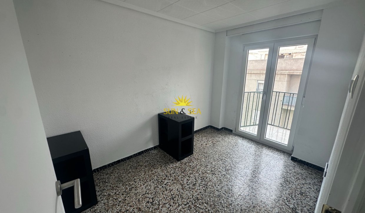 Location à long terme - Appartement - Elche