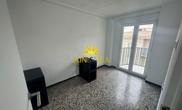 Location à long terme - Appartement - Elche