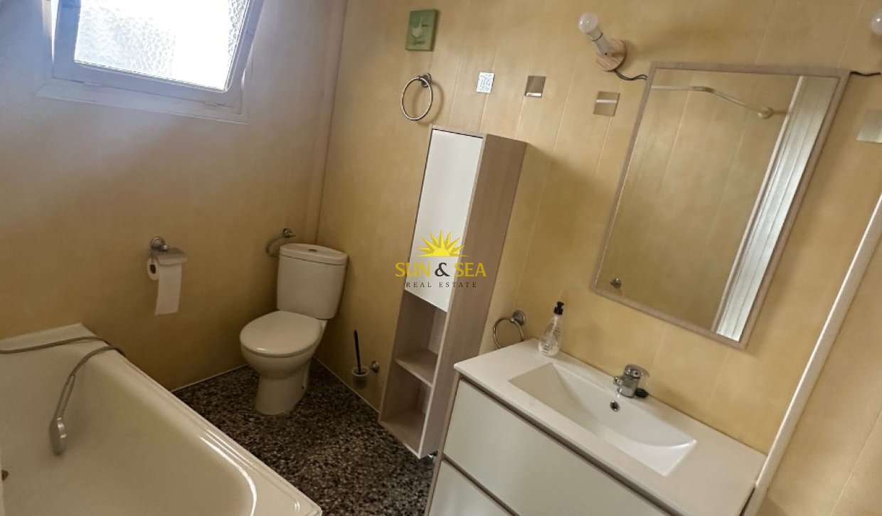 Location à long terme - Appartement - Elche