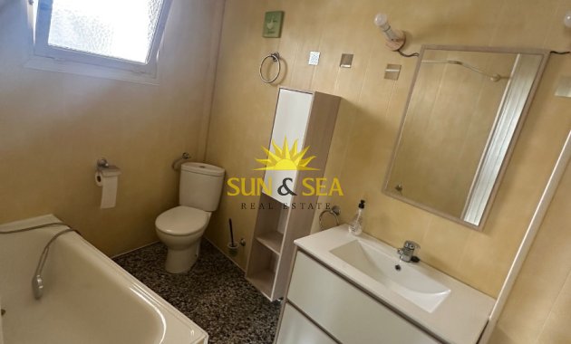 Location à long terme - Appartement - Elche