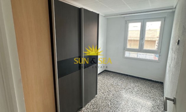 Location à long terme - Appartement - Elche