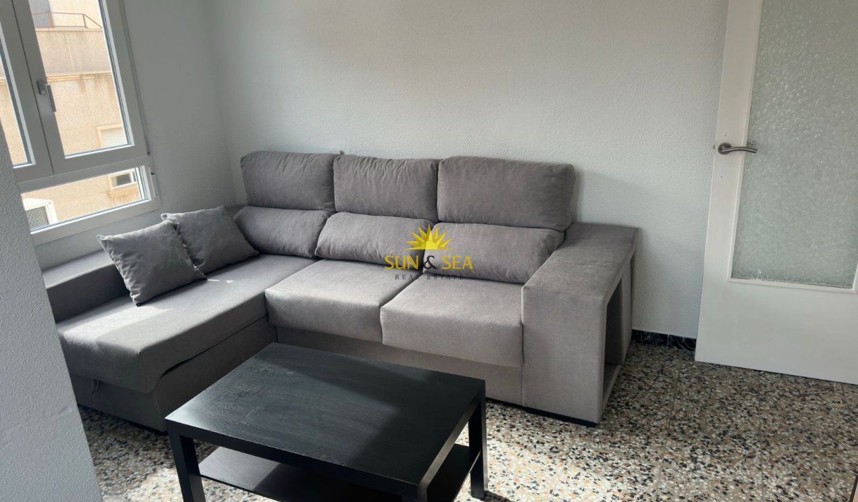 Location à long terme - Appartement - Elche