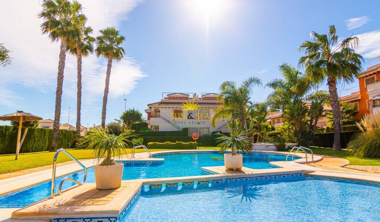 Reventa - Atico - Orihuela Costa - Playa Flamenca