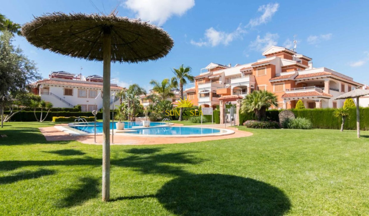 Reventa - Atico - Orihuela Costa - Playa Flamenca