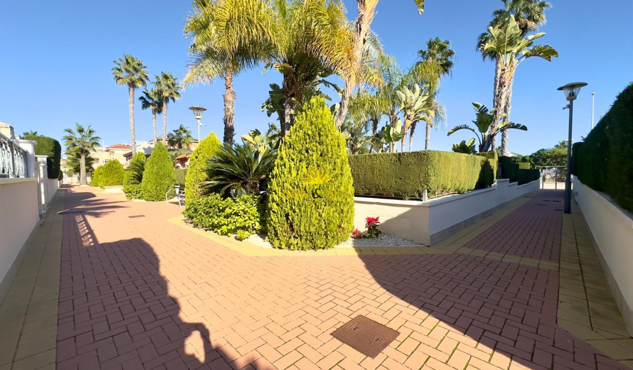 Reventa - Atico - Orihuela Costa - Playa Flamenca