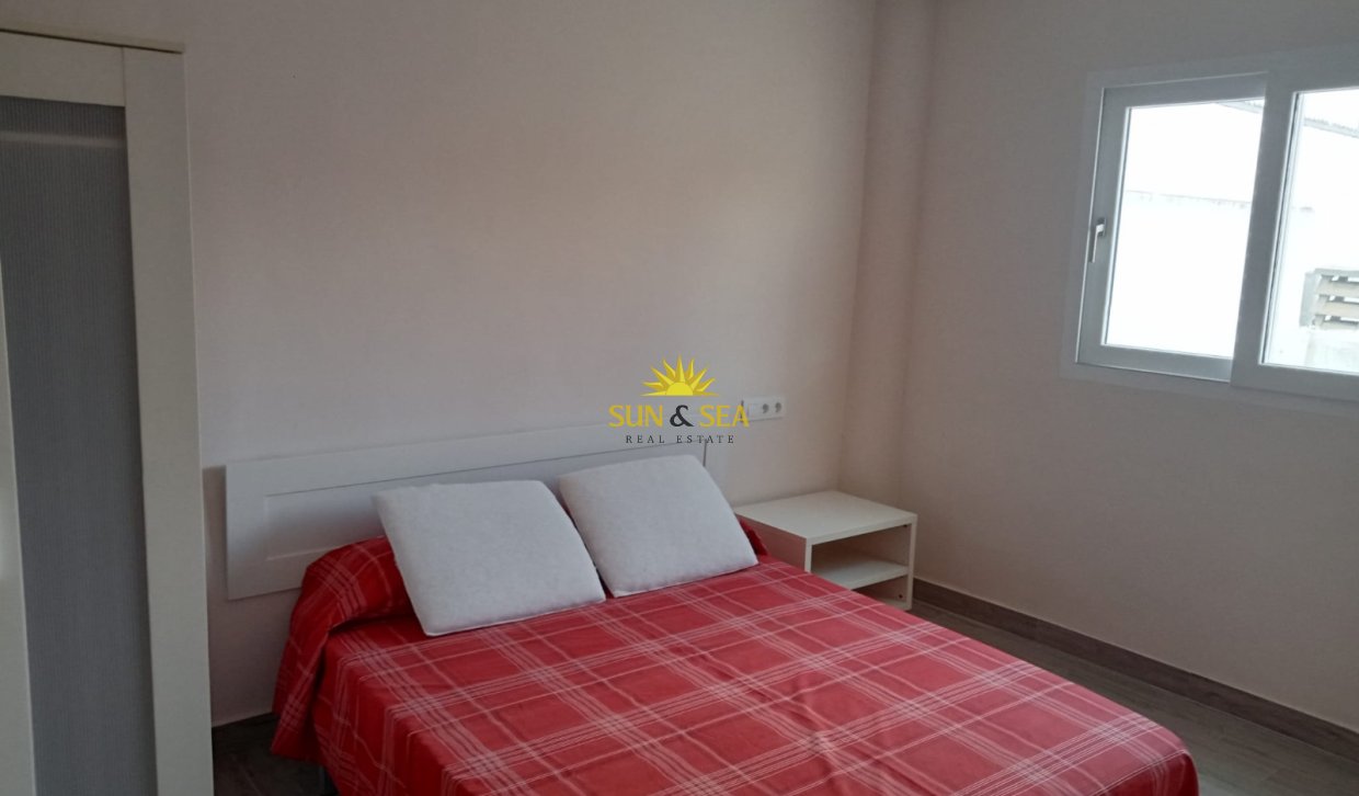 Resale - Apartment - Los Alcázares - Playa la Concha