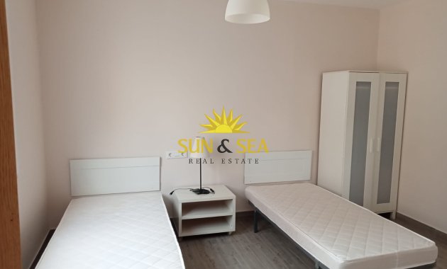 Resale - Apartment - Los Alcázares - Playa la Concha
