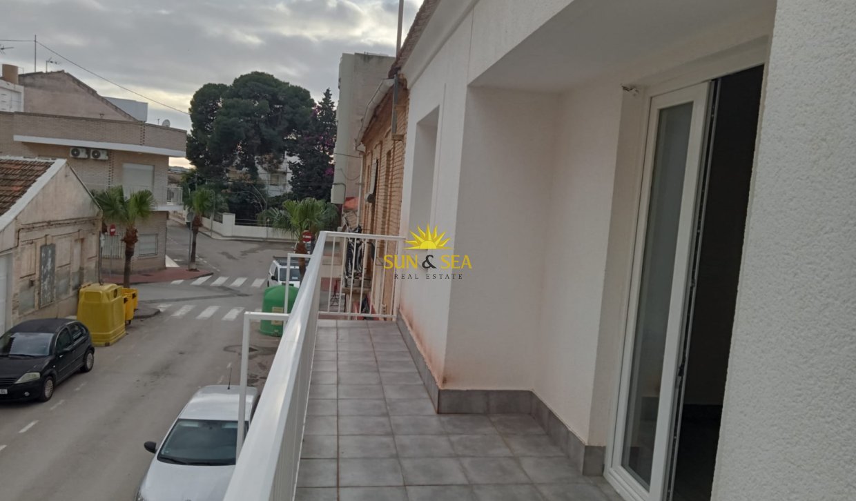 Resale - Apartment - Los Alcázares - Playa la Concha