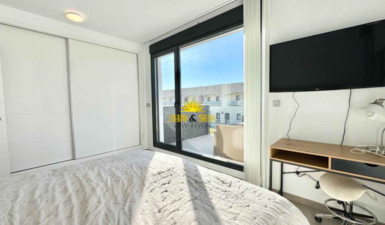 Resale - Villa - Torrevieja - Punta prima