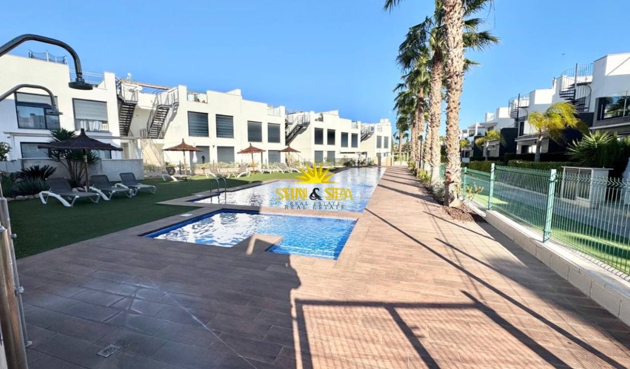 Resale - Villa - Torrevieja - Punta prima