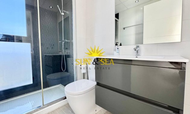 Resale - Villa - Torrevieja - Punta prima