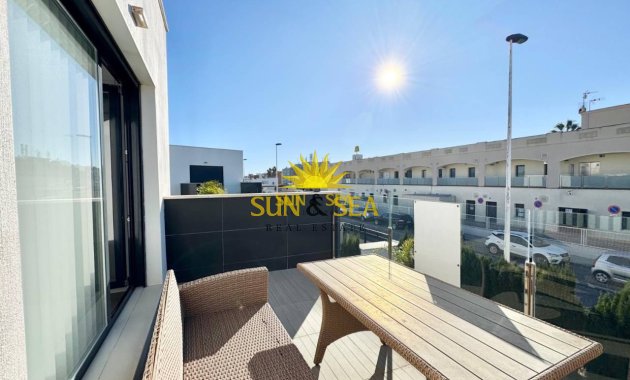 Resale - Villa - Torrevieja - Punta prima