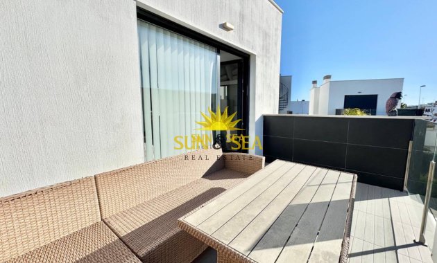 Resale - Villa - Torrevieja - Punta prima