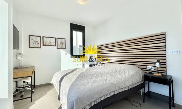 Resale - Villa - Torrevieja - Punta prima
