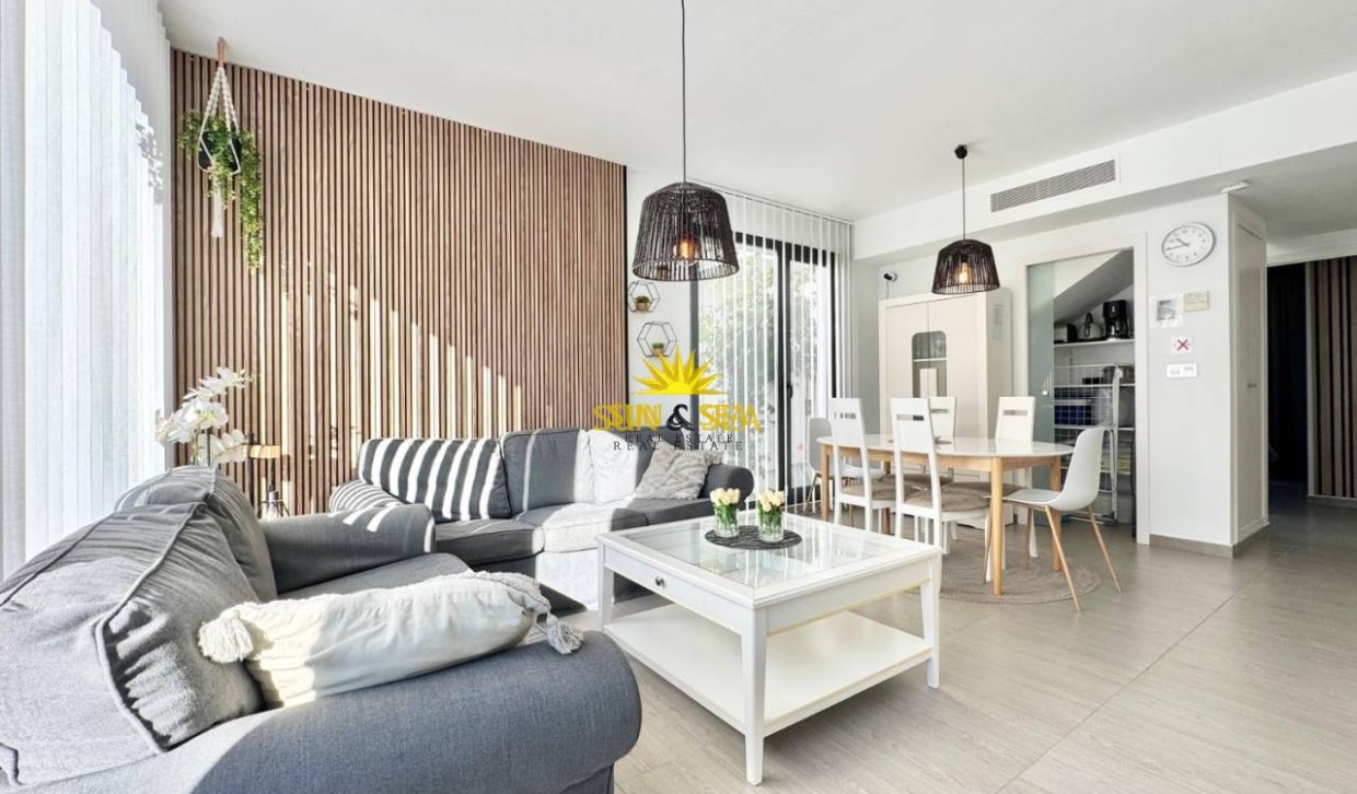 Resale - Villa - Torrevieja - Punta prima
