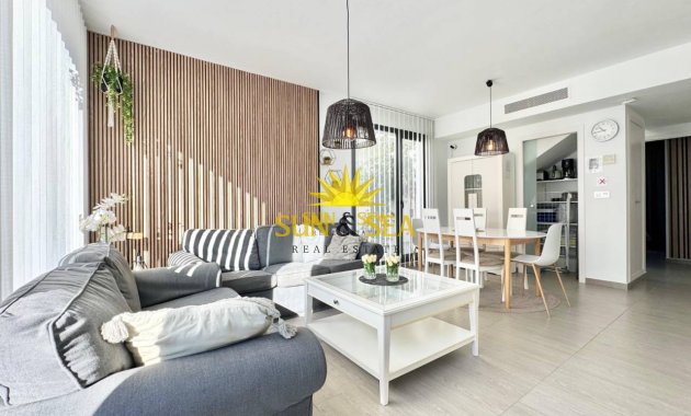 Resale - Villa - Torrevieja - Punta prima