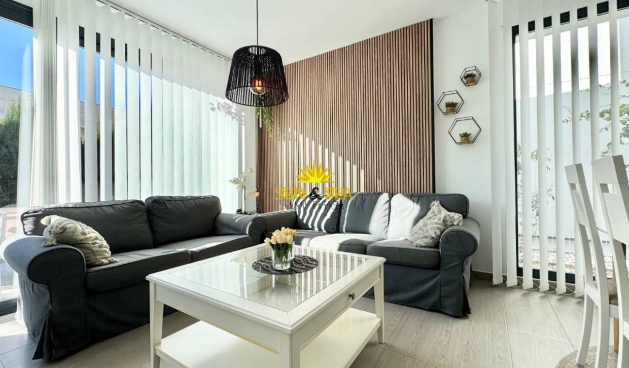 Resale - Villa - Torrevieja - Punta prima