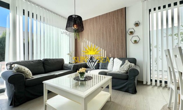 Resale - Villa - Torrevieja - Punta prima