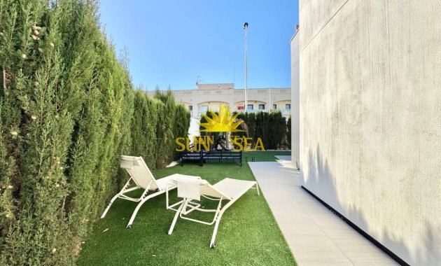 Resale - Villa - Torrevieja - Punta prima