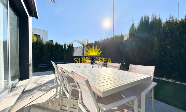 Resale - Villa - Torrevieja - Punta prima