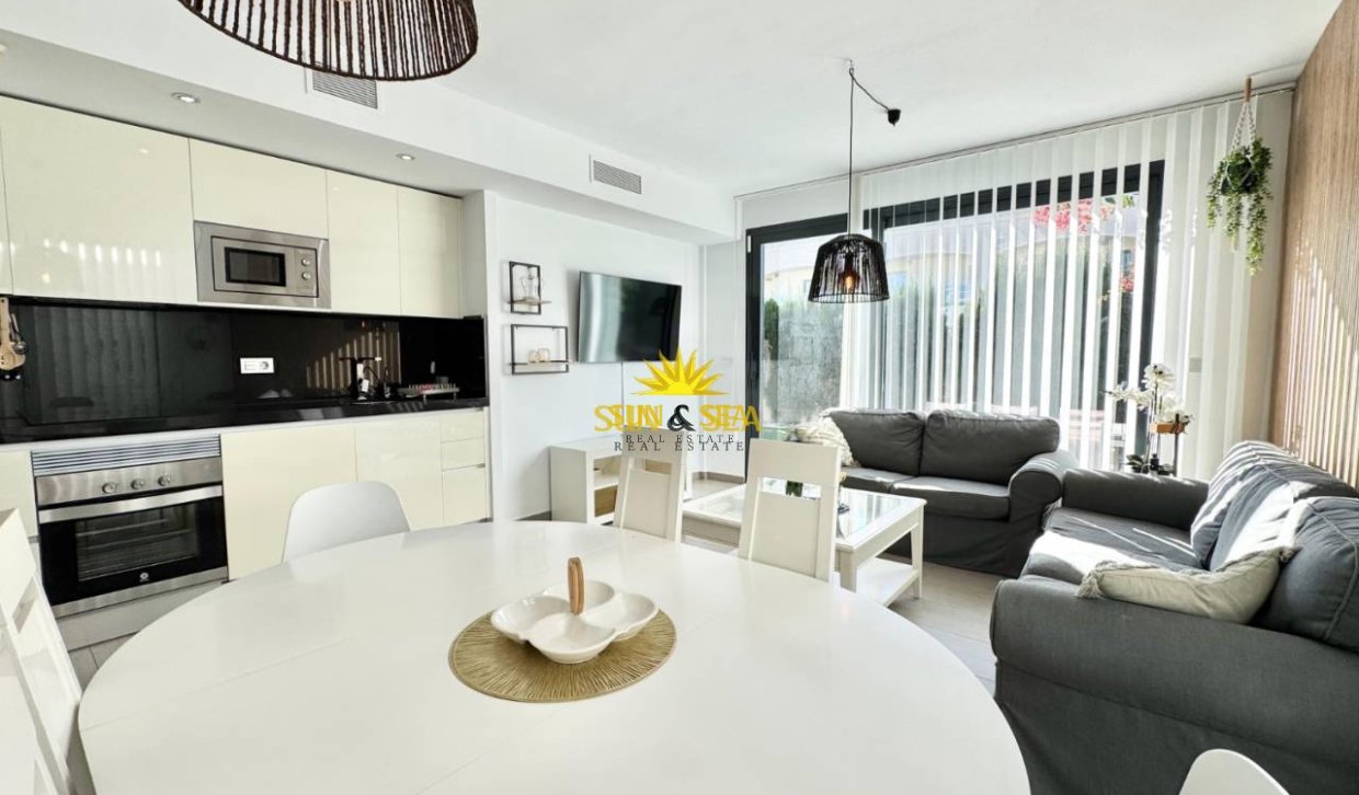 Resale - Villa - Torrevieja - Punta prima