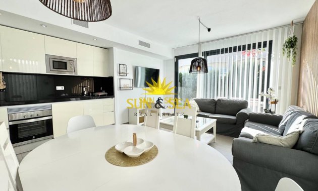 Resale - Villa - Torrevieja - Punta prima