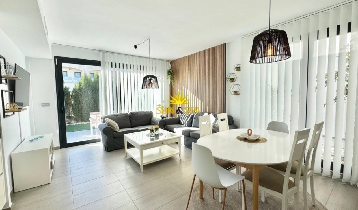Resale - Villa - Torrevieja - Punta prima