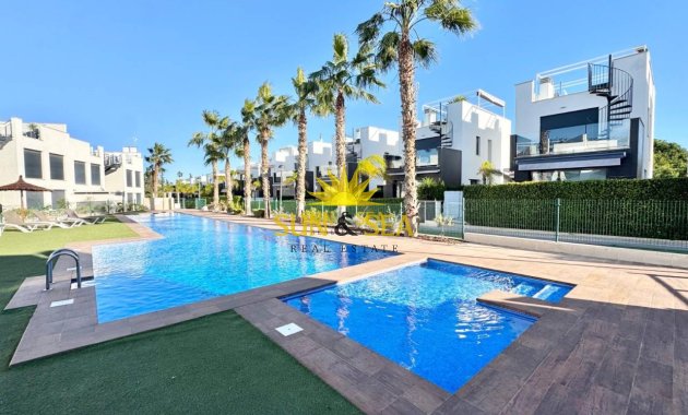 Resale - Villa - Torrevieja - Punta prima