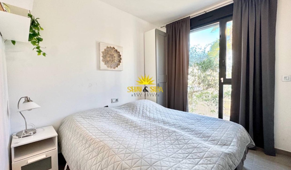 Resale - Villa - Torrevieja - Punta prima