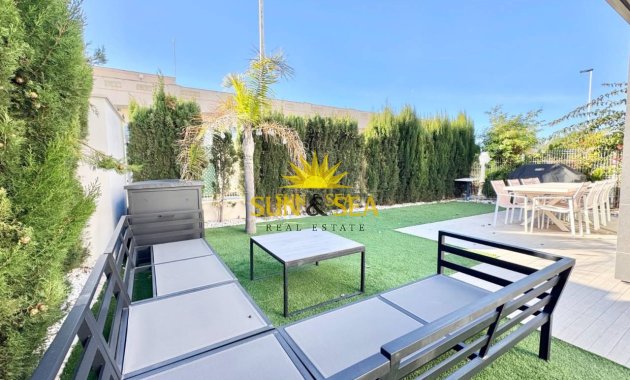 Resale - Villa - Torrevieja - Punta prima