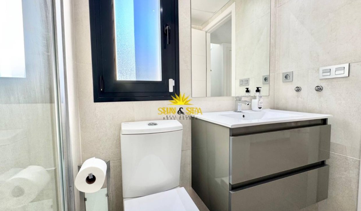 Resale - Villa - Torrevieja - Punta prima