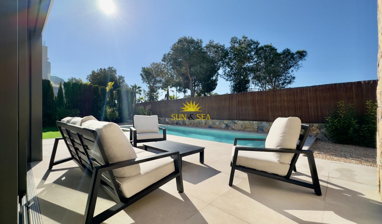 Resale - Villa - Orihuela - Las Colinas Golf