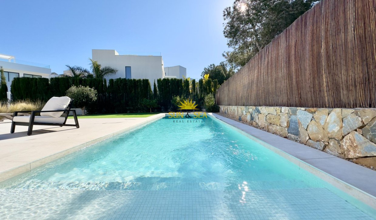 Resale - Villa - Orihuela - Las Colinas Golf