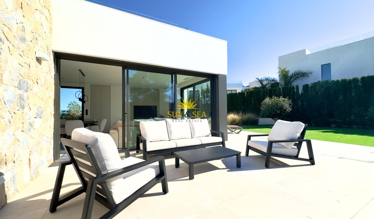 Resale - Villa - Orihuela - Las Colinas Golf