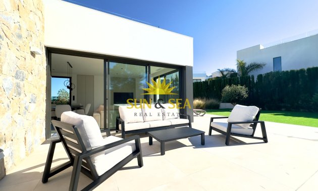 Resale - Villa - Orihuela - Las Colinas Golf