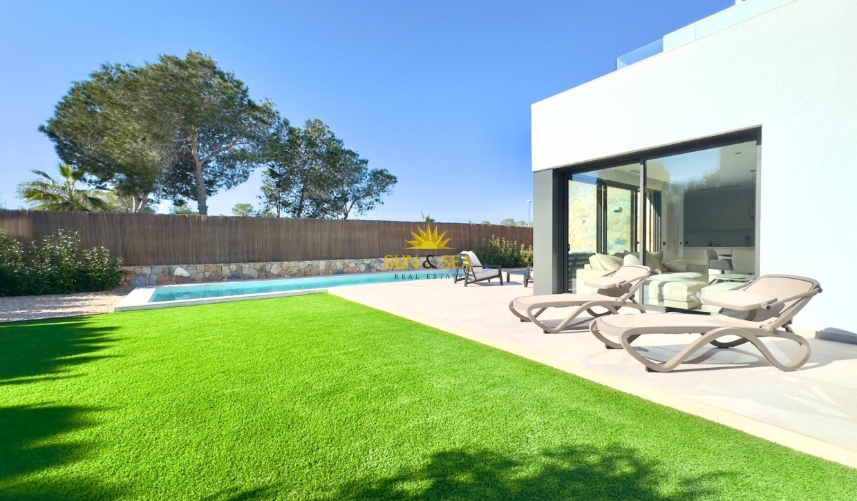 Resale - Villa - Orihuela - Las Colinas Golf