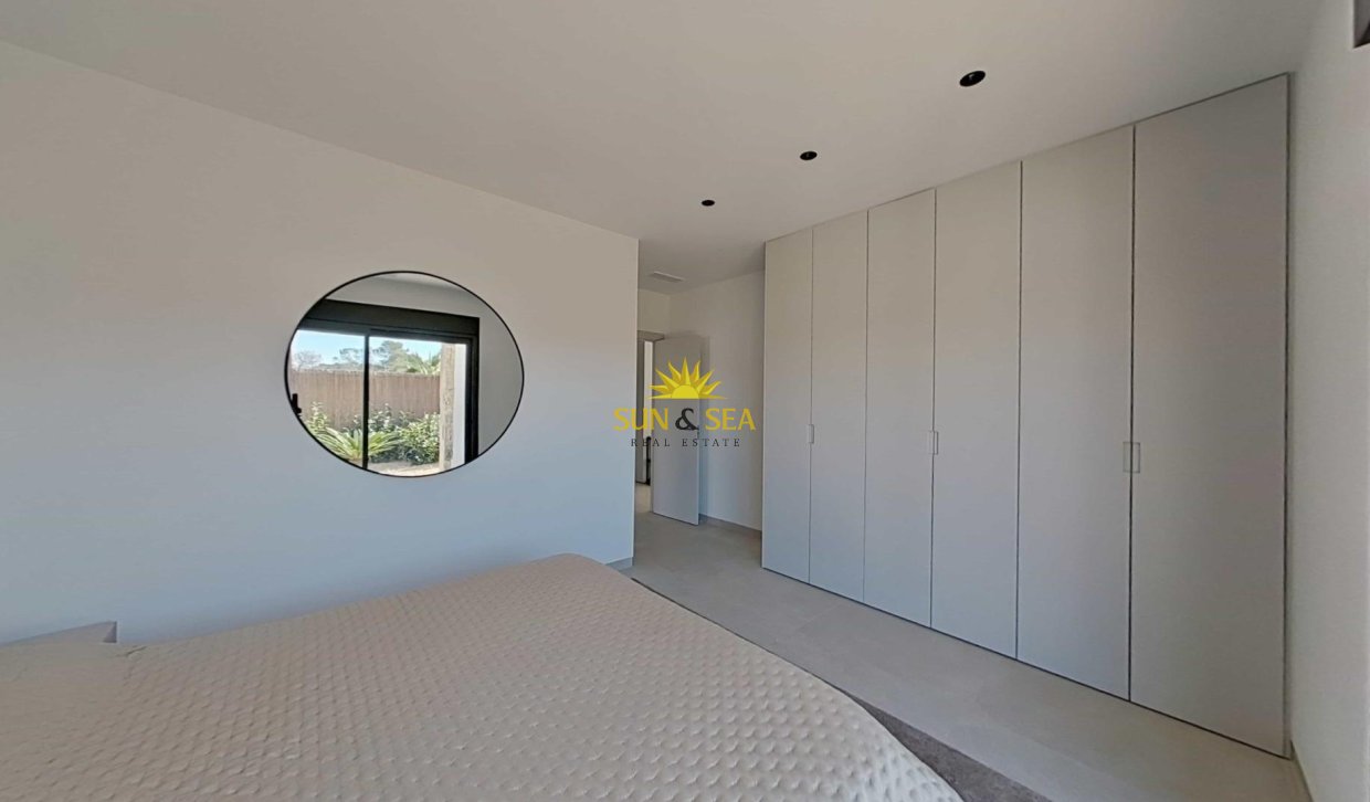 Resale - Villa - Orihuela - Las Colinas Golf