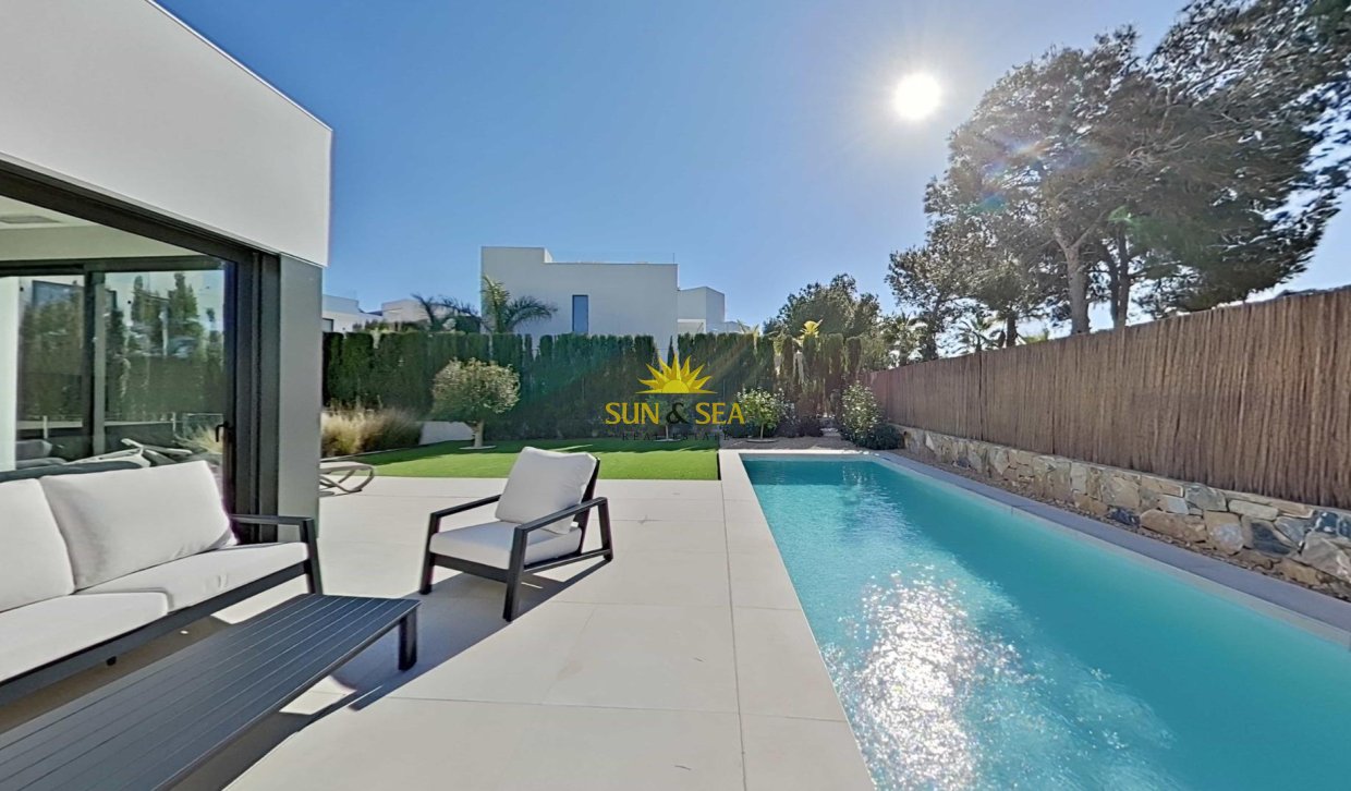 Resale - Villa - Orihuela - Las Colinas Golf
