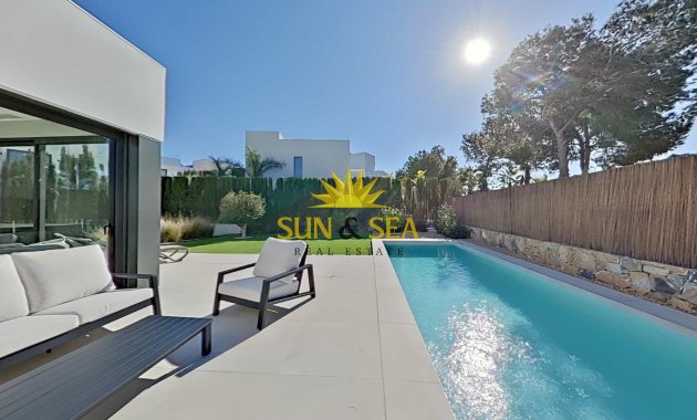 Resale - Villa - Orihuela - Las Colinas Golf
