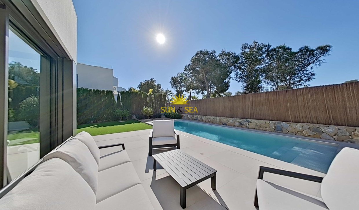 Resale - Villa - Orihuela - Las Colinas Golf