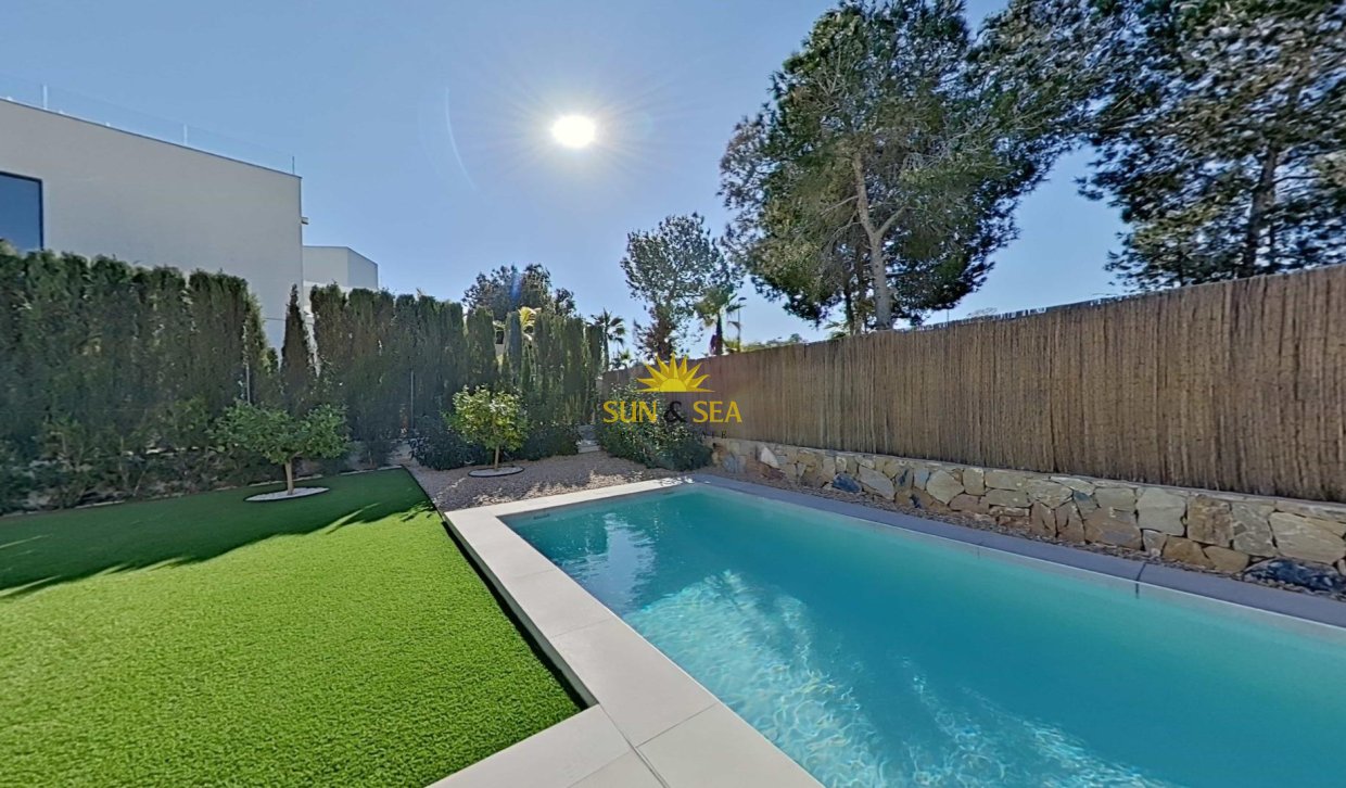 Resale - Villa - Orihuela - Las Colinas Golf