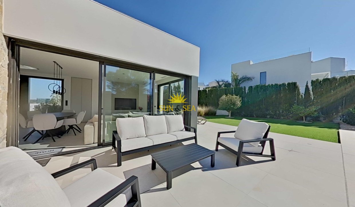 Resale - Villa - Orihuela - Las Colinas Golf