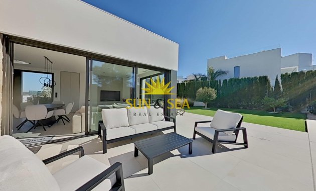 Resale - Villa - Orihuela - Las Colinas Golf