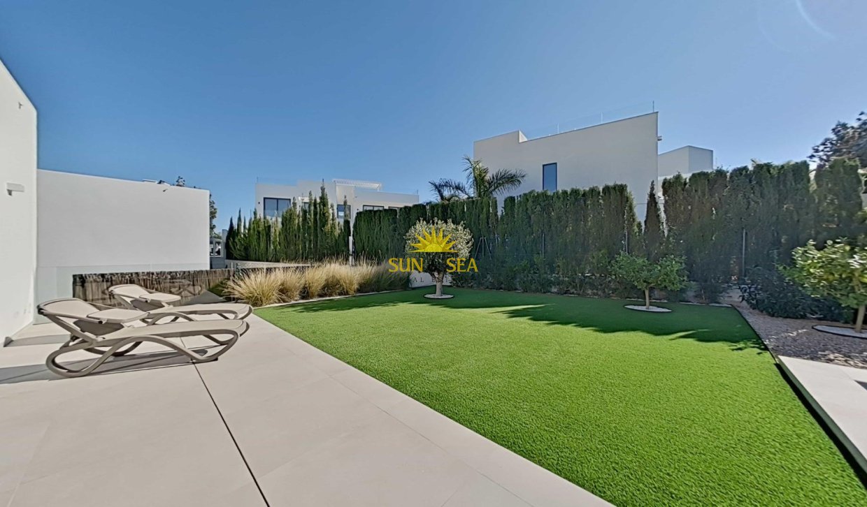 Resale - Villa - Orihuela - Las Colinas Golf