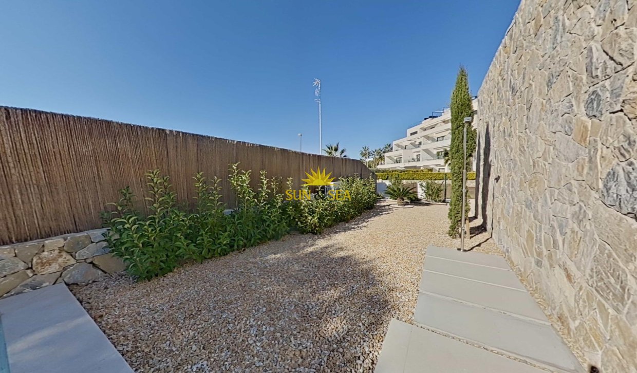 Resale - Villa - Orihuela - Las Colinas Golf