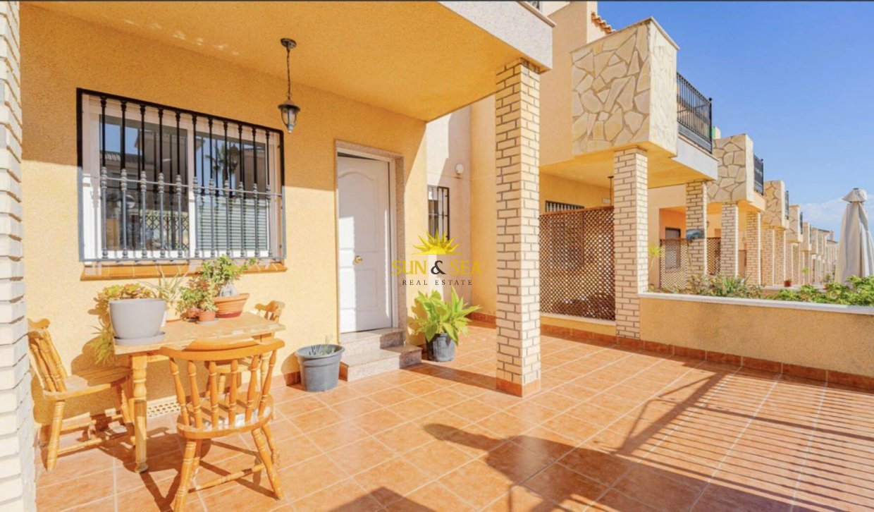 Reventa - Villa / Semi separado - Orihuela Costa - Los Altos