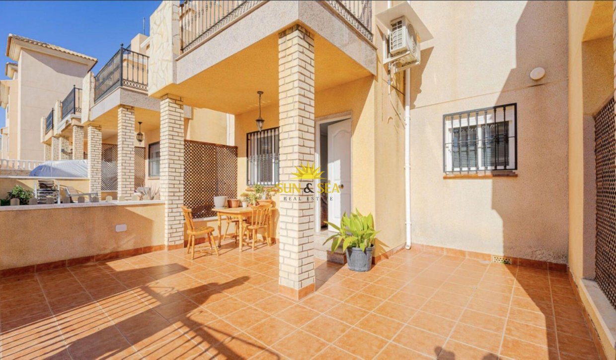 Reventa - Villa / Semi separado - Orihuela Costa - Los Altos